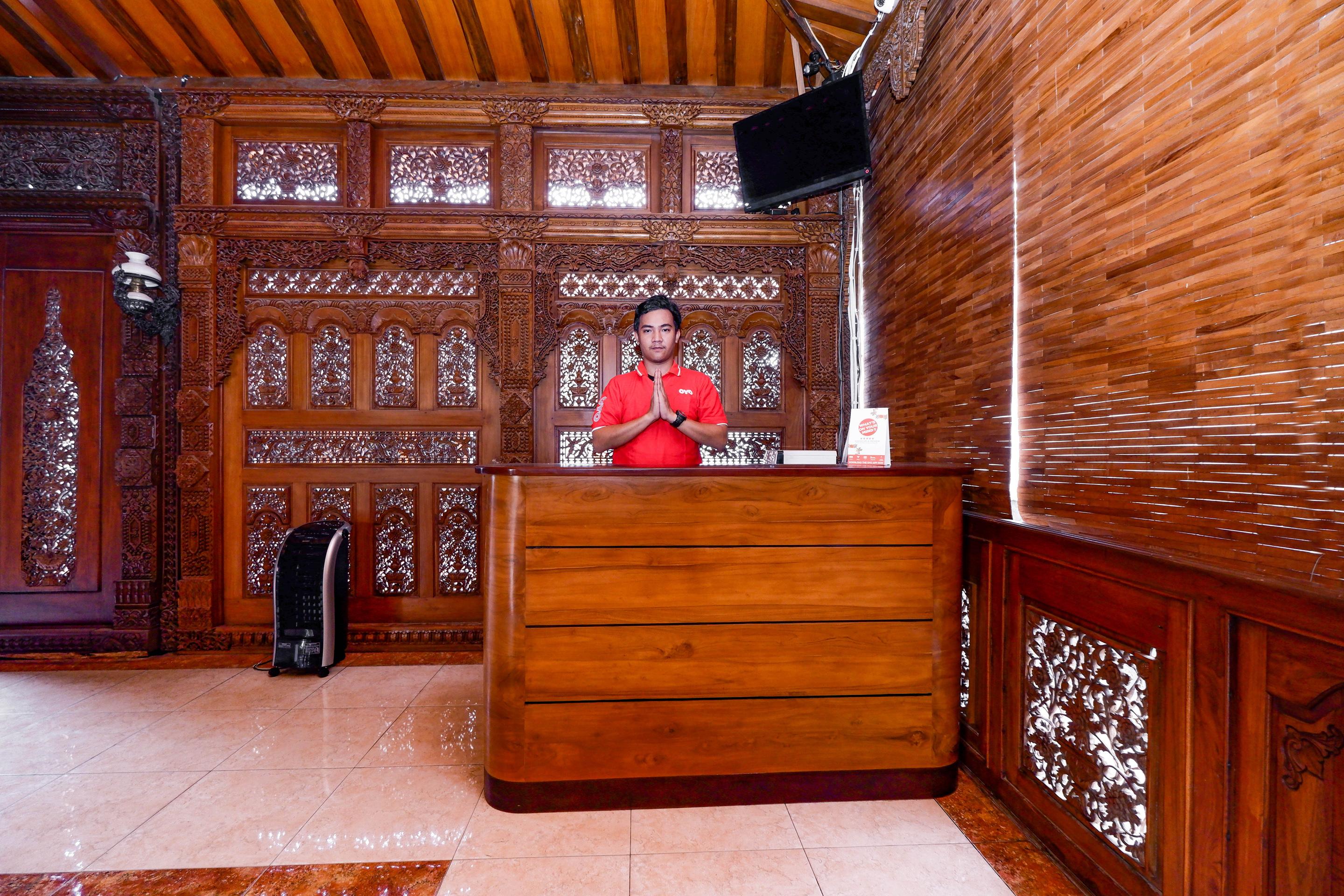 Oyo 2327 Pagsis Village Klaten Exterior photo